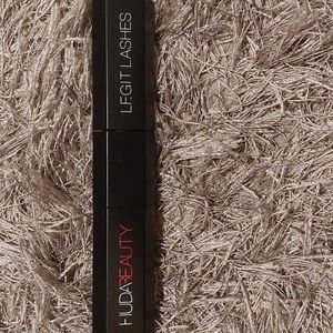 Huda mascara